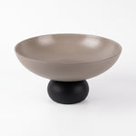 Cargar imagen en el visor de la Galería, Base Rostam soporte decorativo con cuenco beige amplio y base redonda negra.