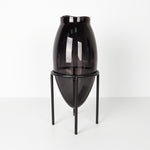 Cargar imagen en el visor de la Galería, Base Atila Grande de cristal para decoración en tono oscuro sobre soporte metálico negro.