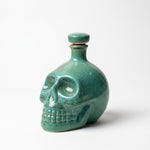 Cargar imagen en el visor de la Galería, Tequilero calavera cerámica stoneware 350ml verde con tapón para tequila y mezcal.