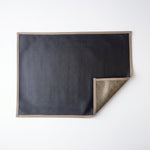 Cargar imagen en el visor de la Galería, Mantel rectangular doble vista negro y dorado para mesa con esquina doblada.