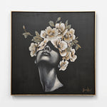 Cargar imagen en el visor de la Galería, Cuadro Contemplación, pintura al óleo decorativa con rostro de mujer y flores en marco dorado.