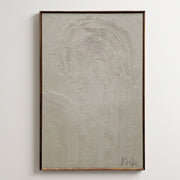 Cuadro Decorativo Tulum II en alto relieve de 80x120 cm con marco nogal sobre muro blanco.