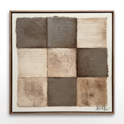 Cuadro Terrae en alto relieve con texturas geométricas en tonos tierra y marco rosamorada.